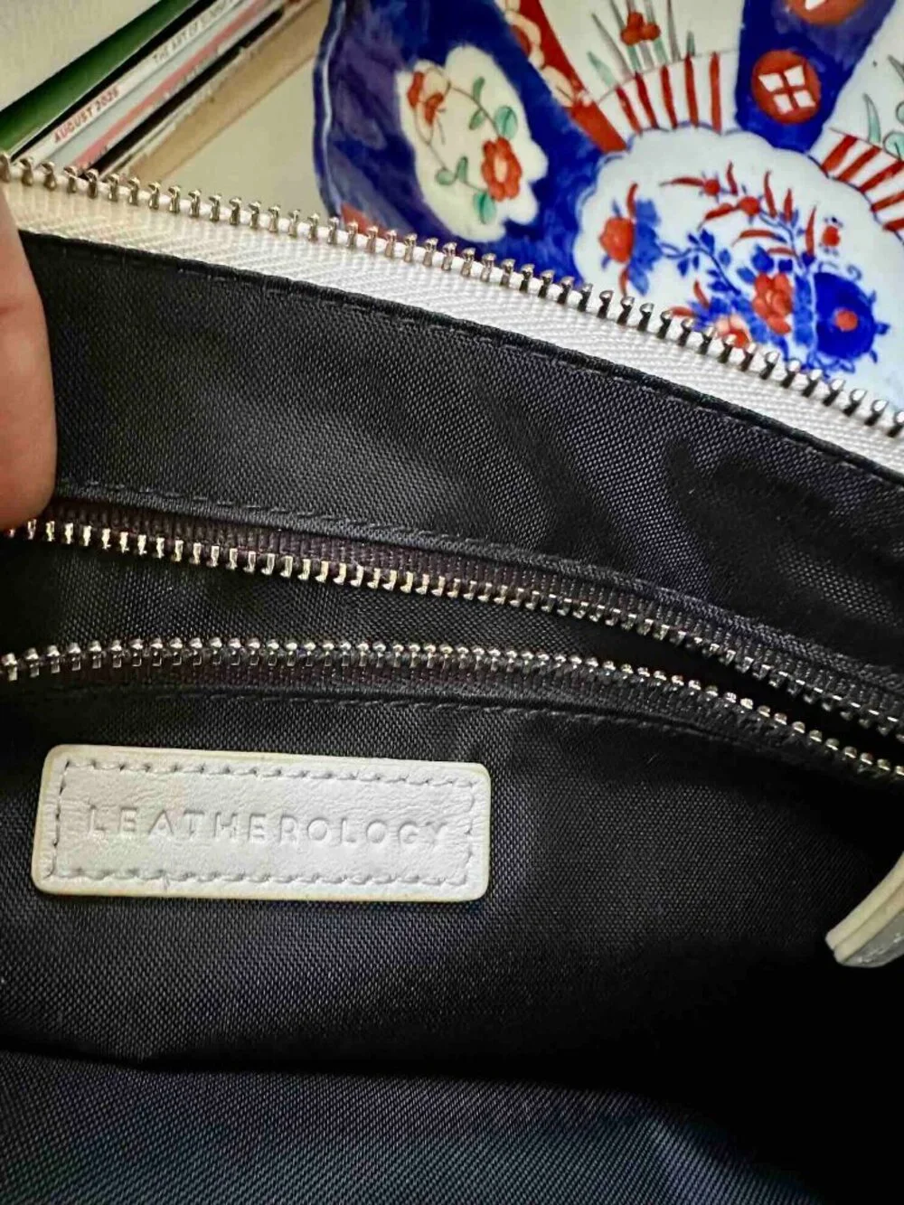 NWT Leatherology Full Grain Italian Leather Large Accessory Pouch Ivory Smooth